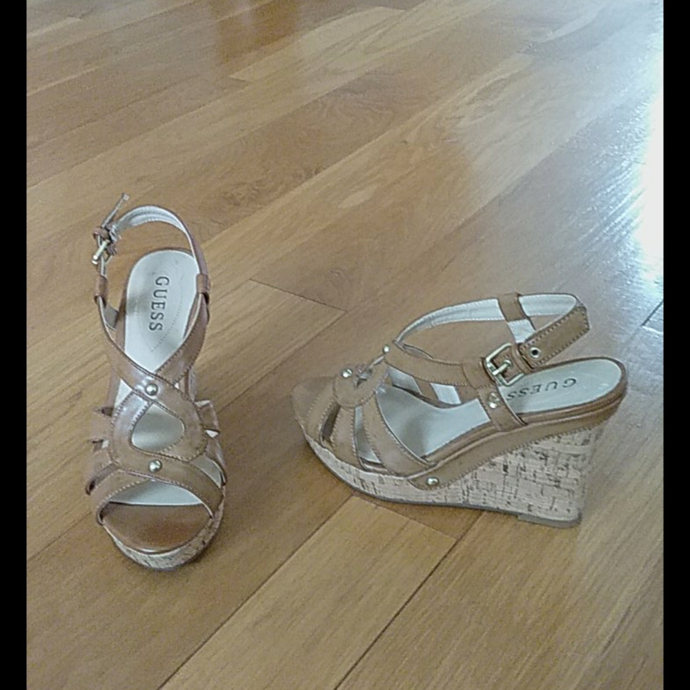 Guess cork wedge size 6 1/2
